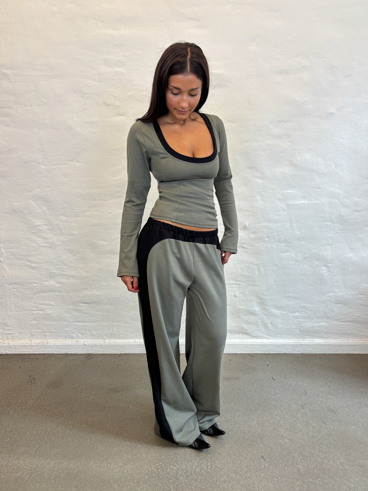 TRACK PANTS OLIVE GREEN