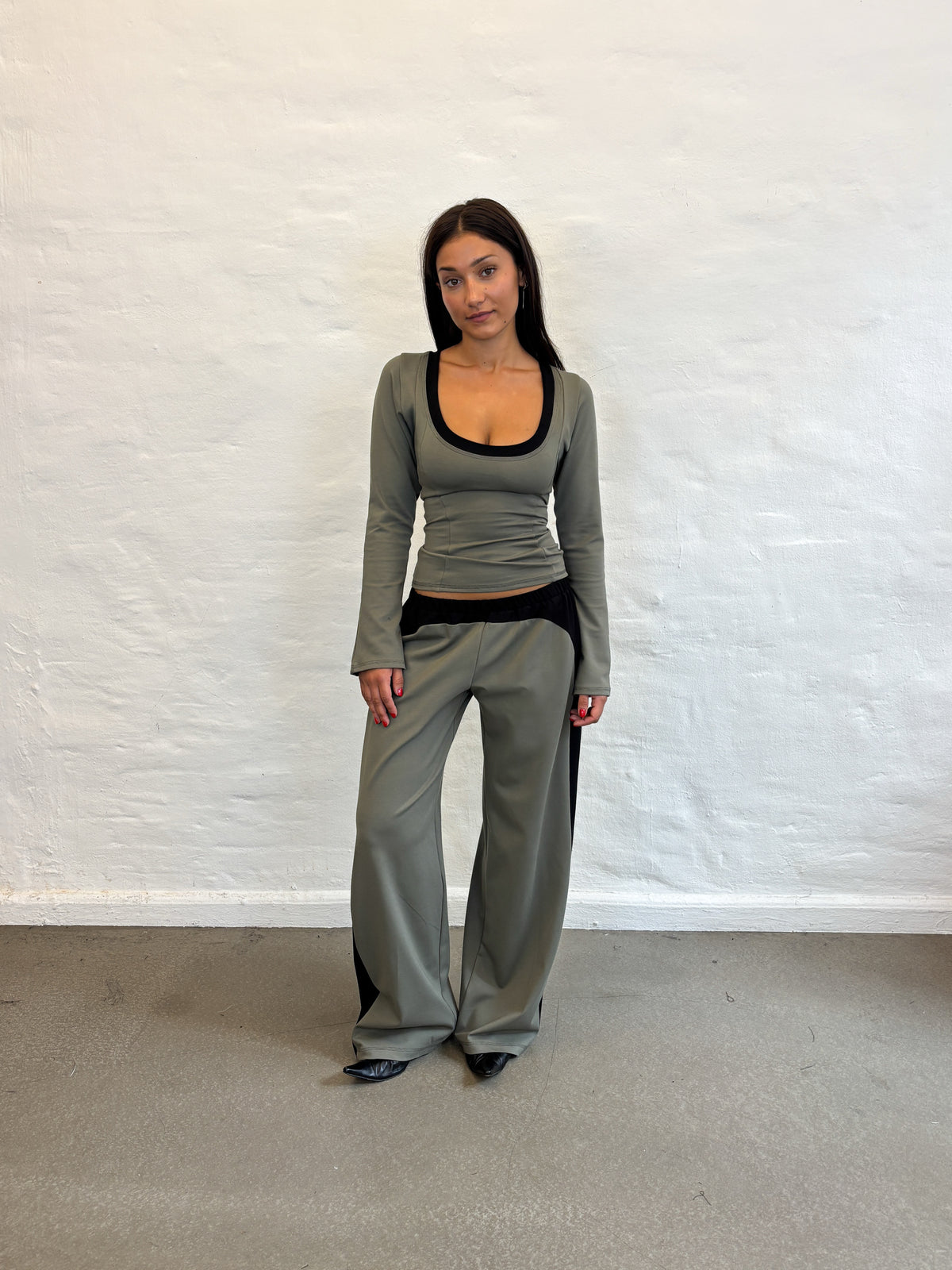 TRACK PANTS OLIVE GREEN