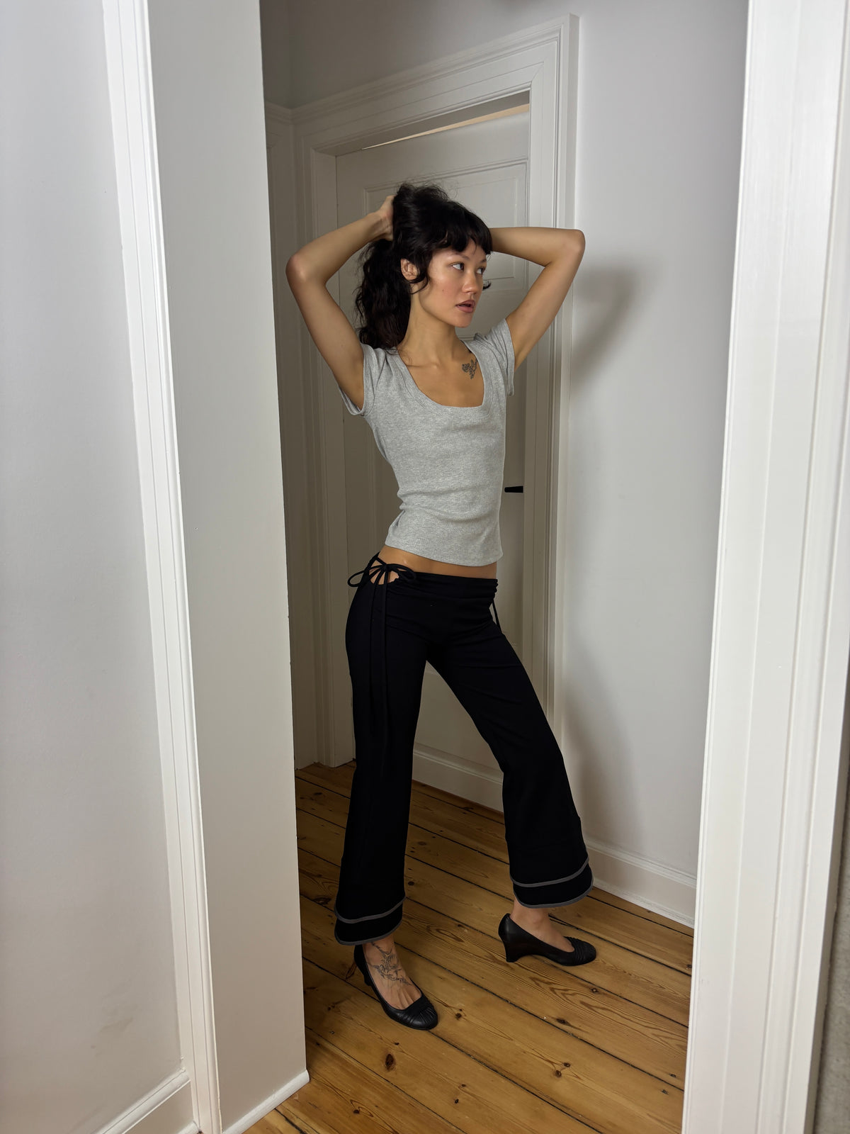 POLLY TEE GREY RIB